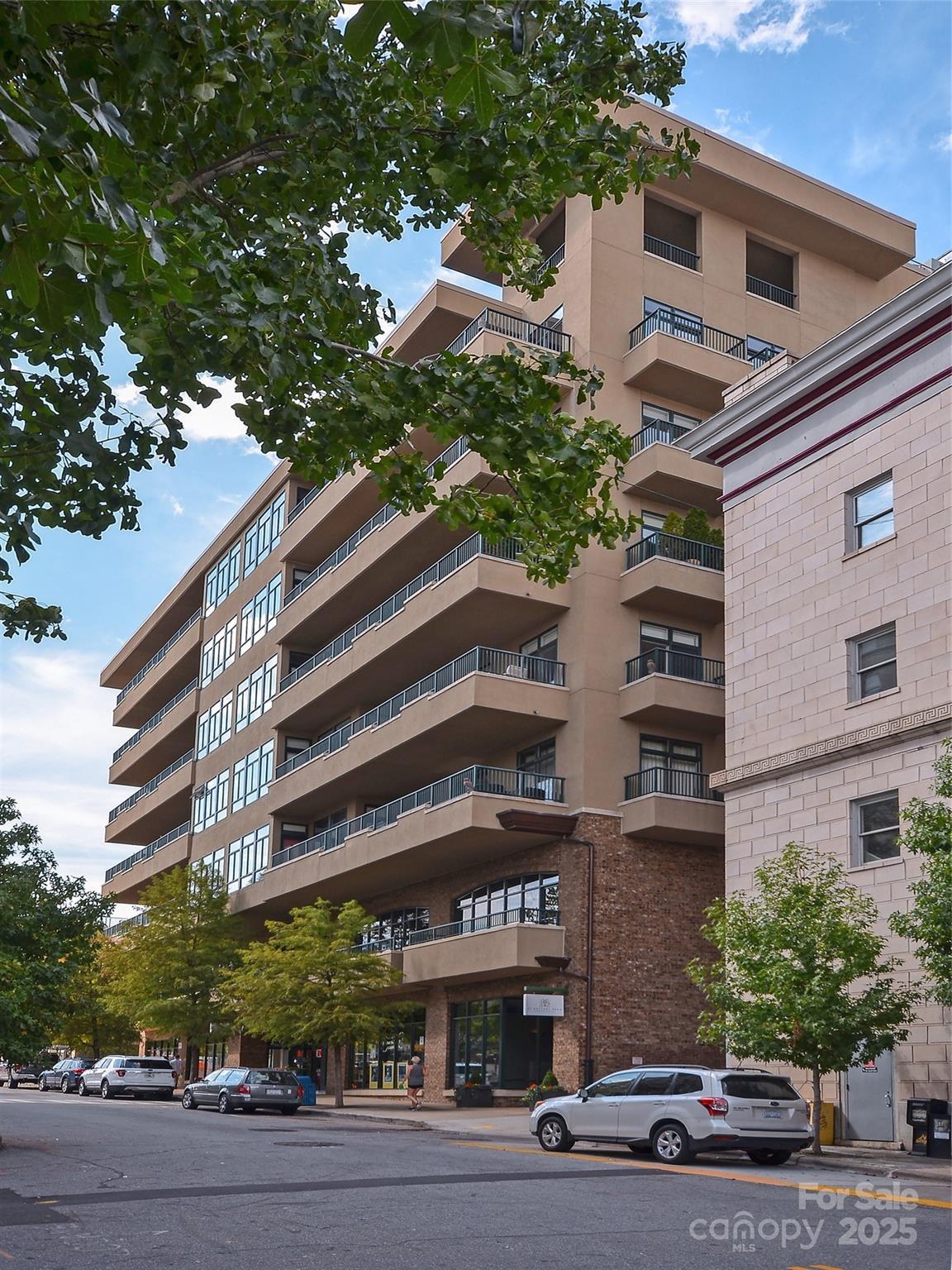 Photo of Battery Park Condominiums Unit 305