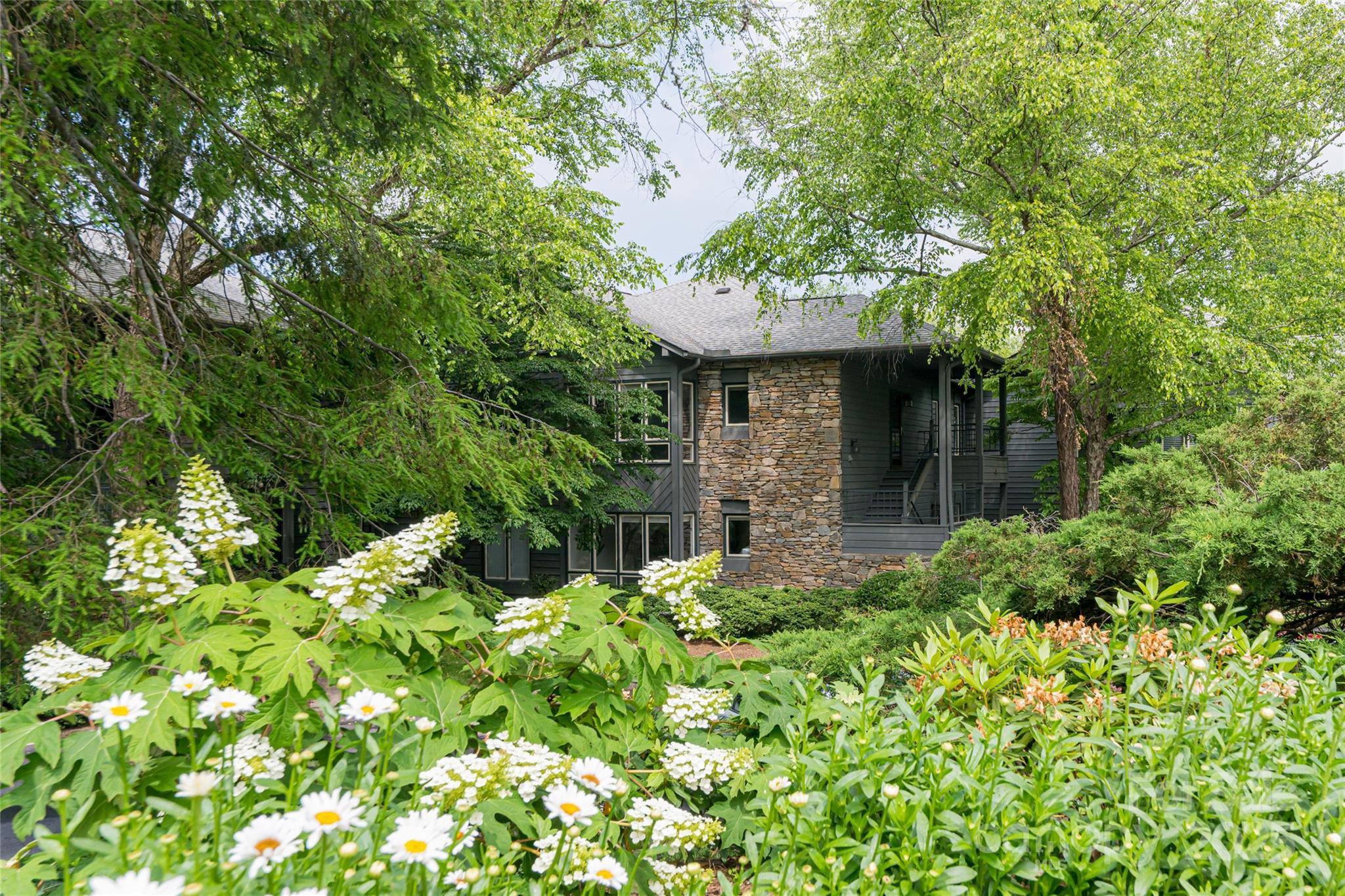 Photo of Charlotte Street Condos Unit 402