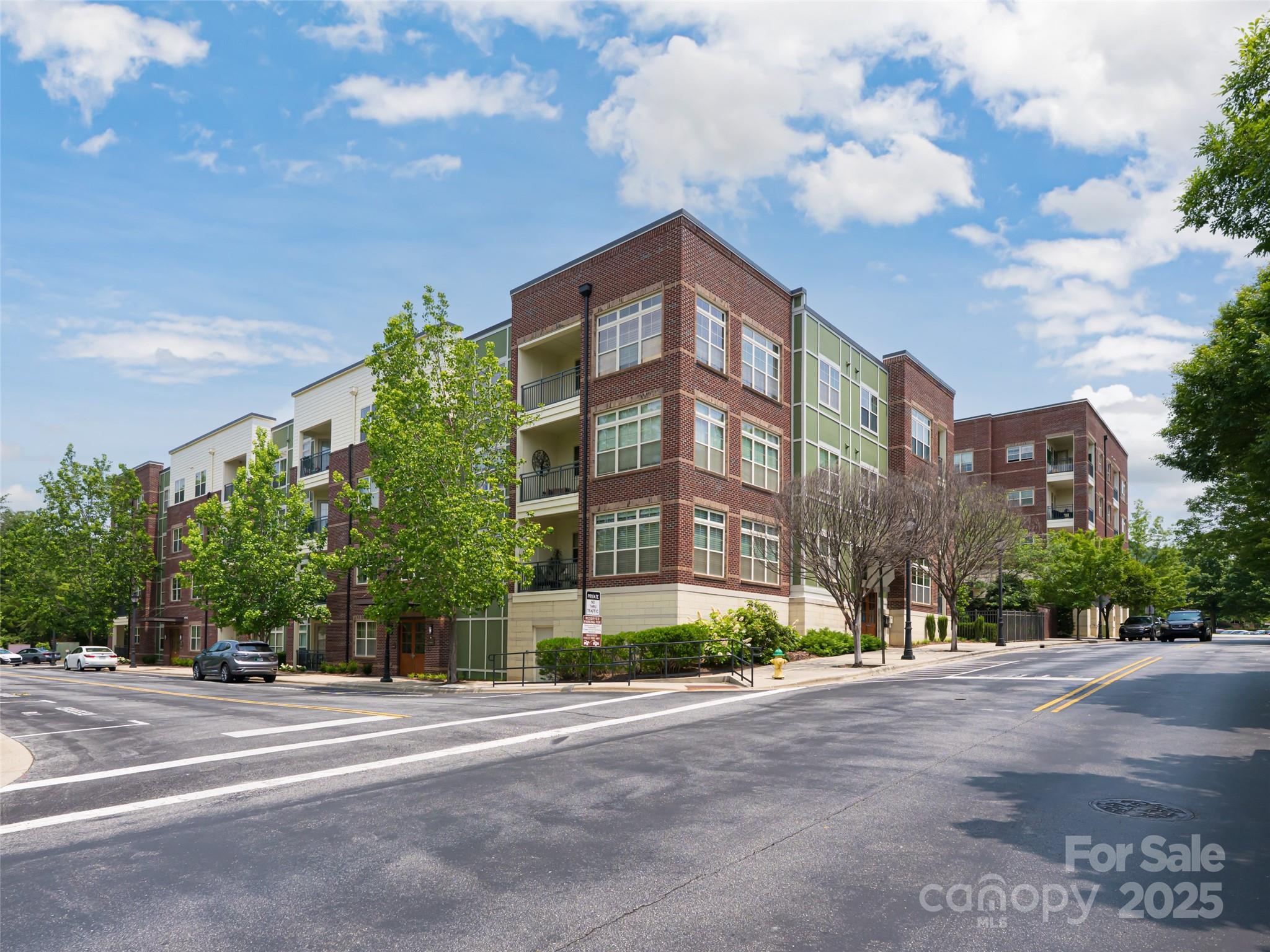 Photo of 5 Farleigh St Condo Unit 206