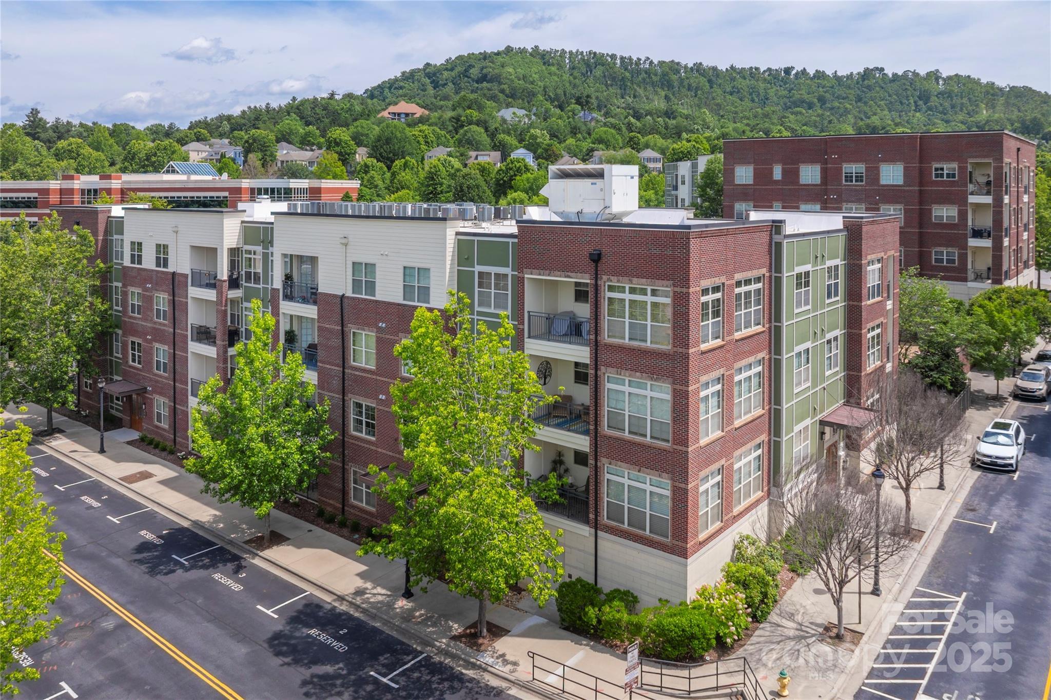 Photo of 5 Farleigh St Condo Unit 303